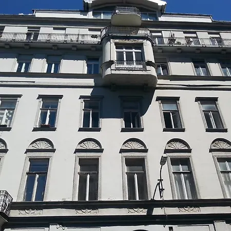 Bmg Basilica Apartment *